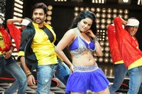 Okkadine Latest Stills